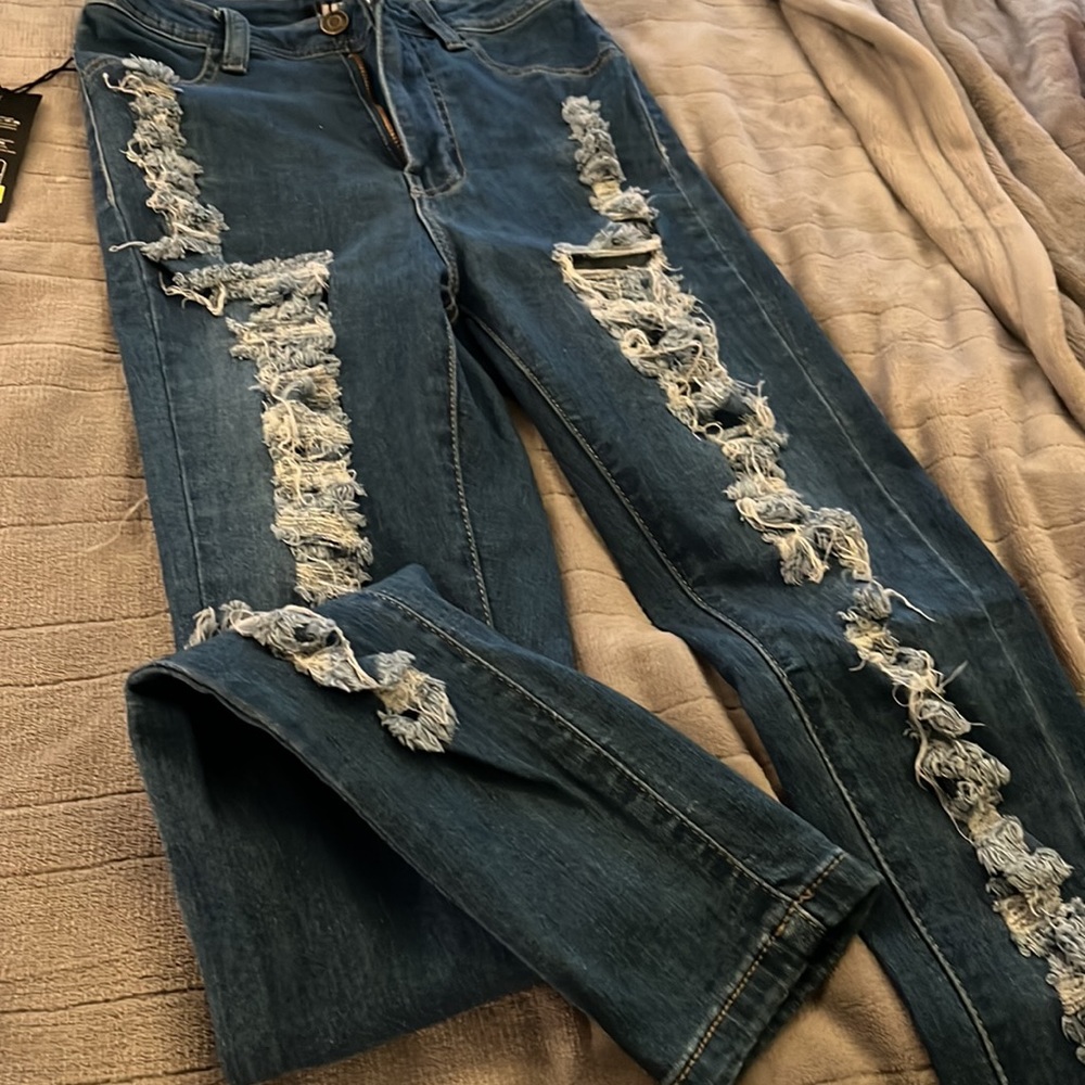 Ripped Jeans - Picture 3 of 4